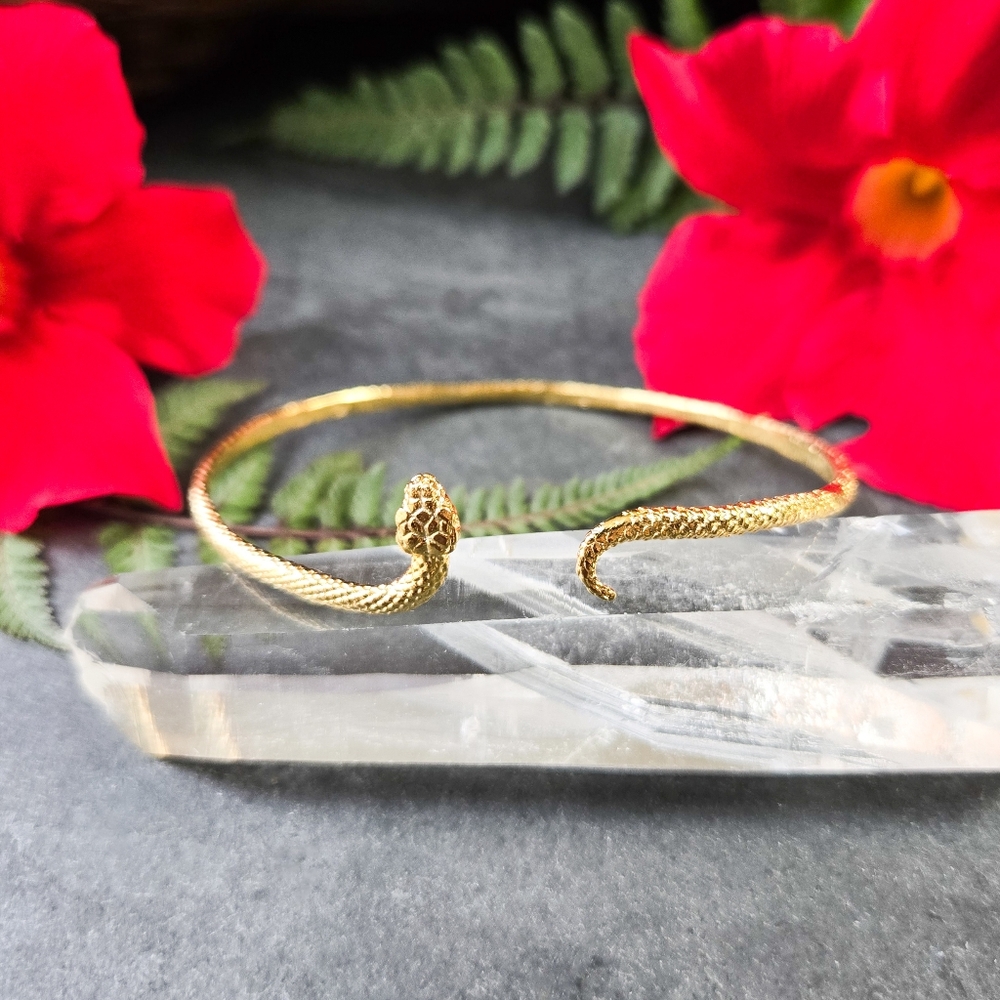 🦋LAST🦋 NWT Tramps+Thieves 24k Gold Plated Serpent Cuff